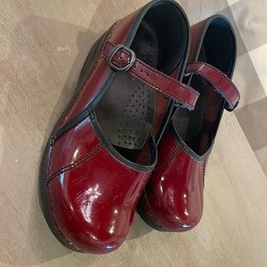 Women’s DANSKO Mary Janes Dark Red Size 38 Excellent condition!